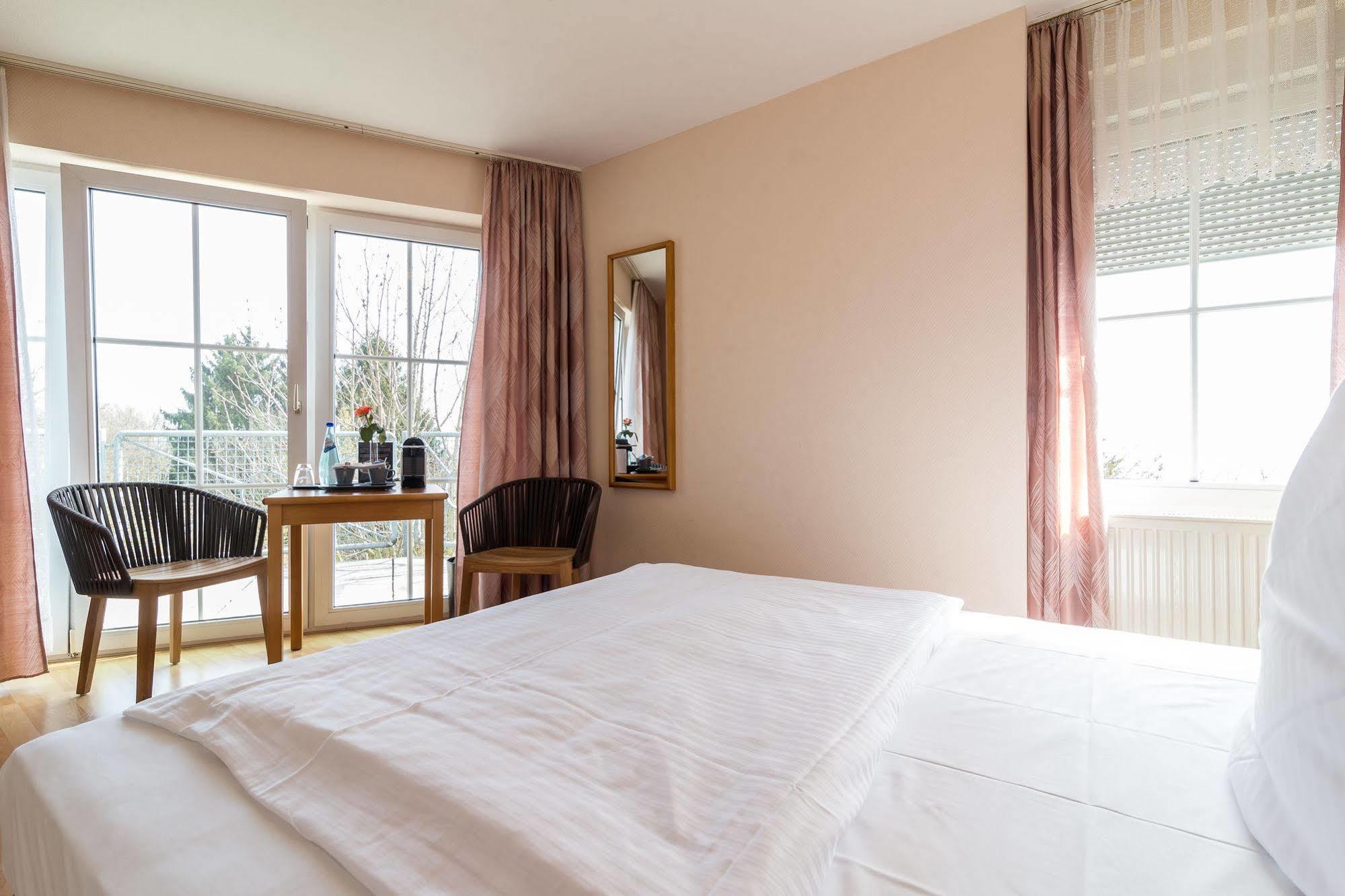 Hotel Schoene Aussicht Frankfurt nad Menem Zewnętrze zdjęcie